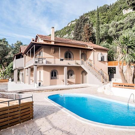 Seven Keys Luxury Suites Achílleion Dış mekan fotoğraf