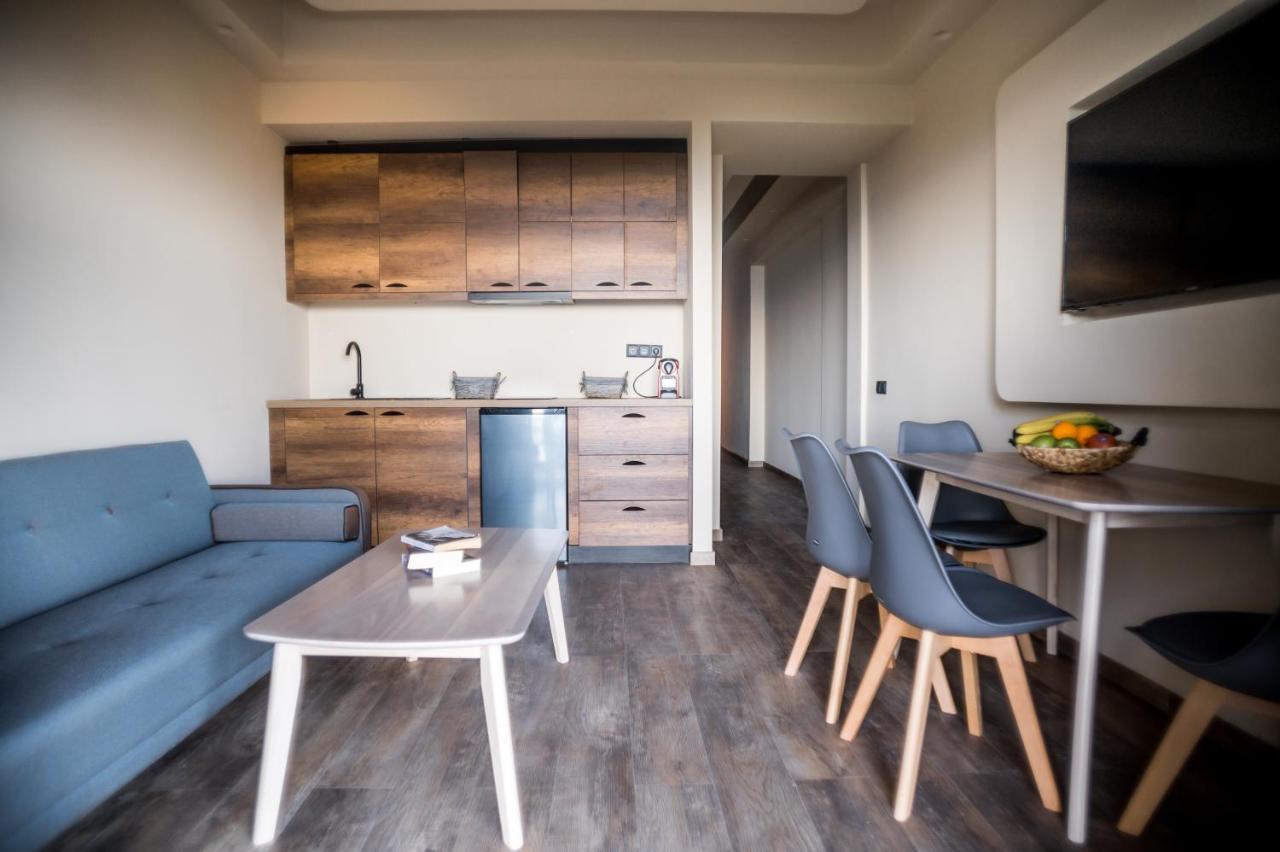 Seven Keys Luxury Suites Achílleion Dış mekan fotoğraf