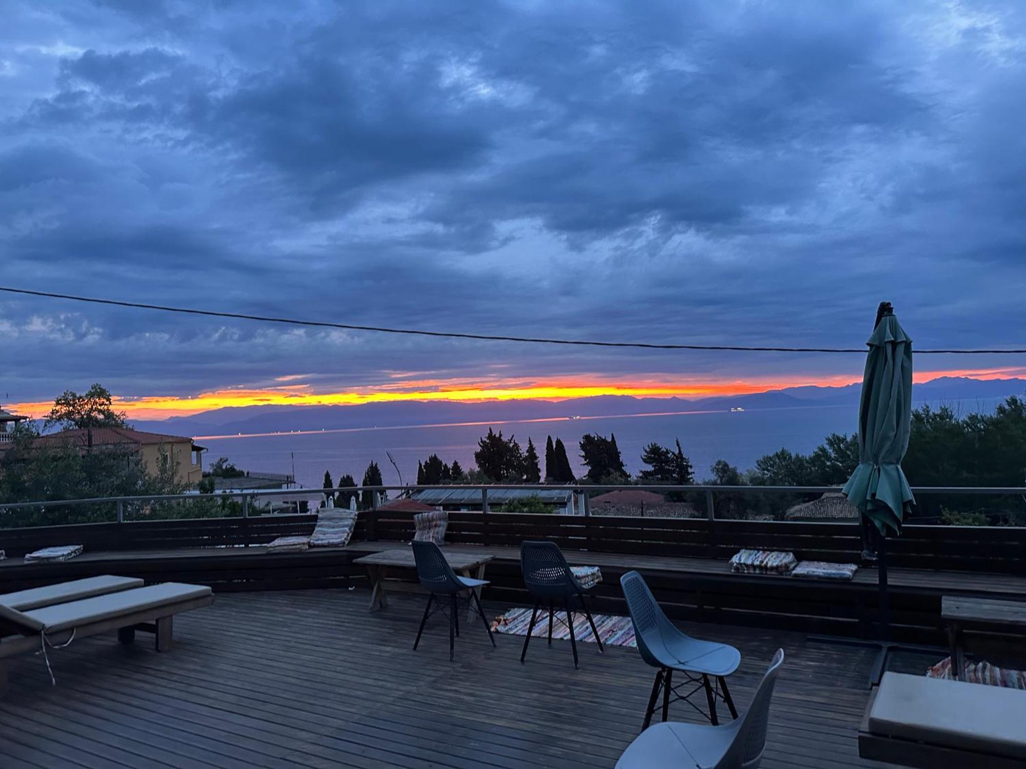 Seven Keys Luxury Suites Achílleion Dış mekan fotoğraf